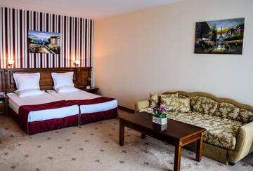 Полулюкс в Отеле Karolina Hotel